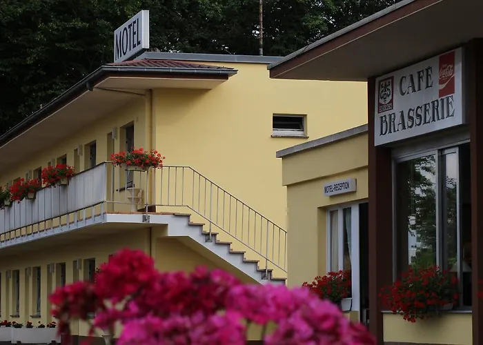 汽车旅馆 驾驶概念汽车旅馆 3*